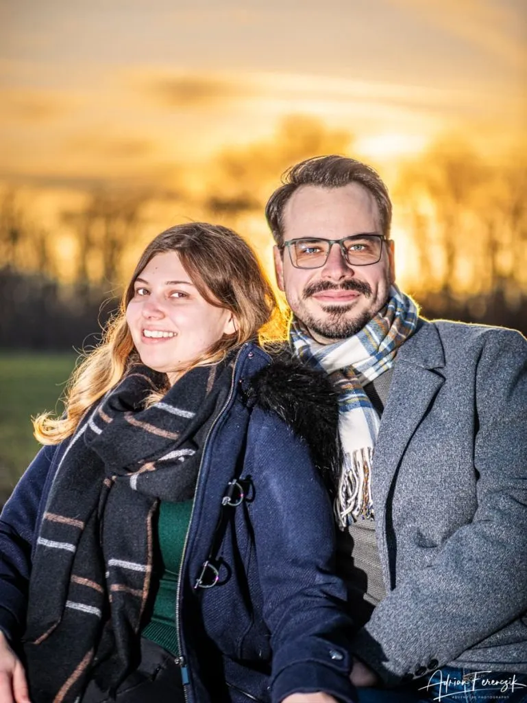 Verlobungsfotos Wiener Neustadt im Akademiepark