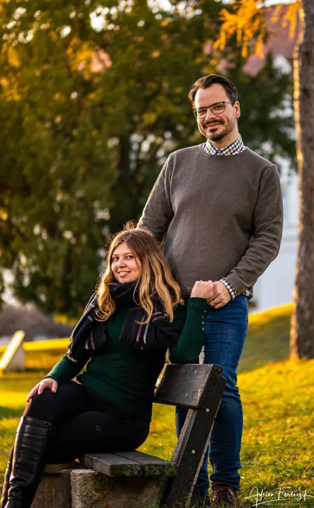 Verlobungsfotos Wiener Neustadt im Akademiepark