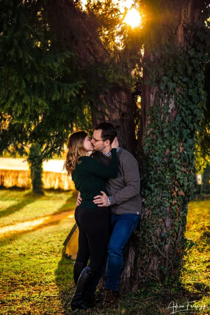 Verlobungsfotos Wiener Neustadt im Akademiepark